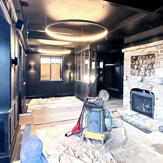 Malbaie bar lounge construction last miles 